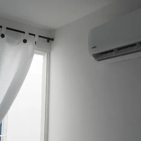 In Guest - C5-l Near The Sea With Pool Air Conditioning And Wifi Guest house *
